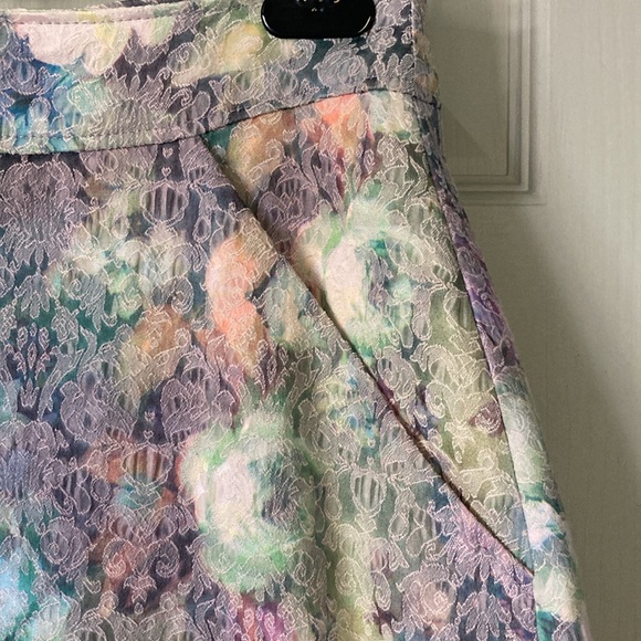 💚 Petite jupe courte - Picture 2 of 5